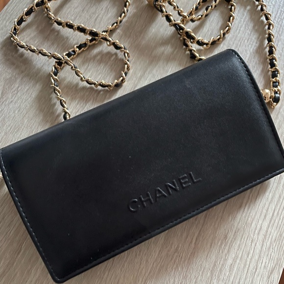 Reconstructed Chanel case! (AUTHENTIC) - Picture 8 of 11